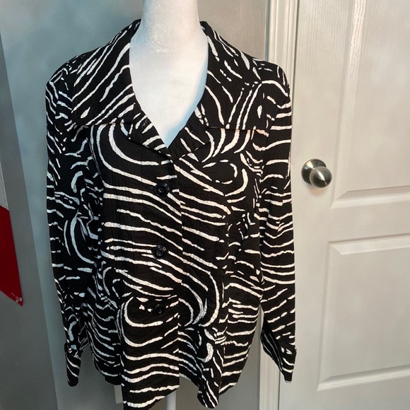 Women’s Requirements black and white jacket - Picture 1 of 6